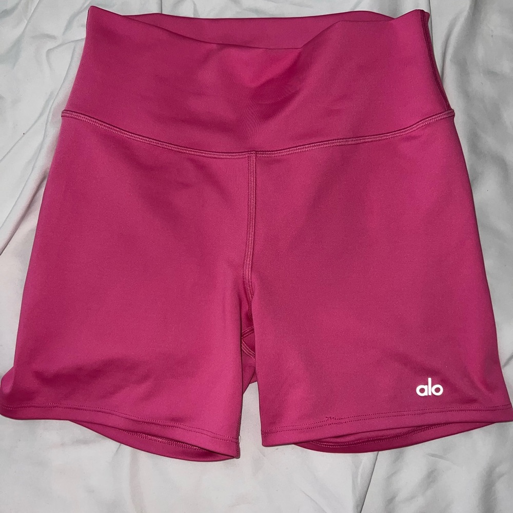 ALO Yoga Pink Bike Shorts Stretchy Athletic Wear